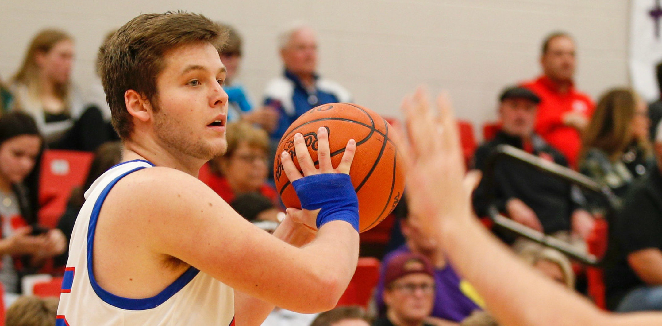 Zane Trace tops Paint Valley, clinches share of SVC title